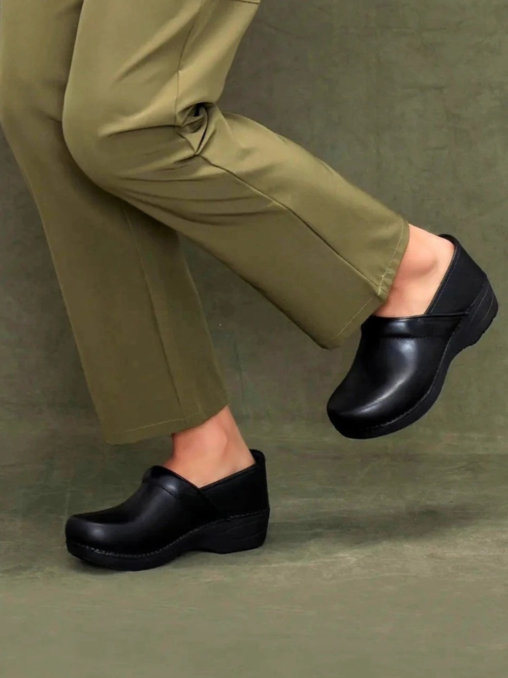 Dansko XP 2.0 Professional Clog Black
Like New
